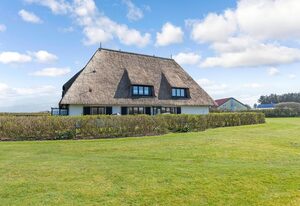 Passat, App. 5 – Idyllisch hinter den Dünen gelegenes 3-Raum-Appartement unter Reet.