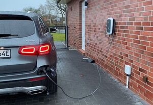 Loppi Hus – Hochwertiges Ferienhaus in direkter Kanallage