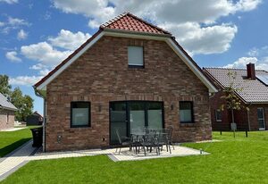 Deichglück – 100qm Friesenhaus mit Kamin, Infrarotkabine für 6 Personen in Hilgenriedersiel