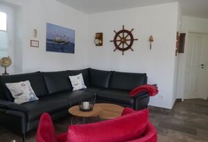 Stüürmanns Huus – Luxus 100qm Ferienhaus für 6 Pers mit Sauna, Kamin & Garten beim Naturbadestrand