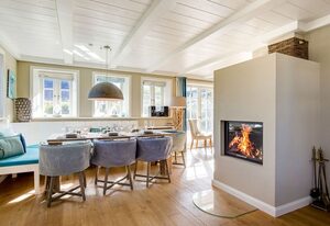 Cliffhouse – Lifestyle unter Reet. Gleich am Meer & Strand. Design pur.