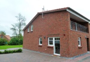 Gesine's Huuske – Gemütliches Ferienhaus im Eilsumer Ortskern