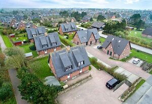 N 28 a – Hausteil im EG/UG/OG/DG mit ca. 130 m² Nutzfläche, Parkplatz am Haus