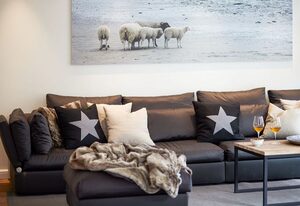 Familier Hygge Hus – Außergewöhnliche Reetdachvilla am Ortsrand von Braderup