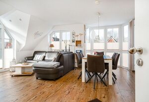 Mühlenkieker – Gemütliche Ferienwohnung (80qm) für 4 Personen mit Balkon in zentraler Lage