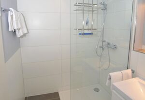 1-27, Seeseite, Haus Metropol, 1. Etage