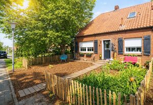 Huus an`t Dörpsdiek