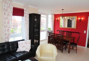 Dornröschen – Allergiker-freundliche Ferienwohnung (80qm) mit Balkon für 6 Personen am Wasser
