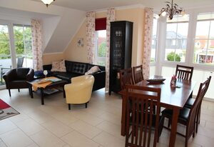 Dornröschen – Allergiker-freundliche Ferienwohnung (80qm) mit Balkon für 6 Personen am Wasser