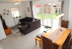 Hanna – Ruhig gelegenes Ferienhaus (75qm) für 4 Personen mit großem Garten und Kamin