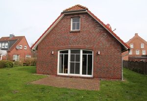 Hanna – Ruhig gelegenes Ferienhaus (75qm) für 4 Personen mit großem Garten und Kamin