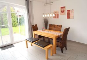 Hanna – Ruhig gelegenes Ferienhaus (75qm) für 4 Personen mit großem Garten und Kamin