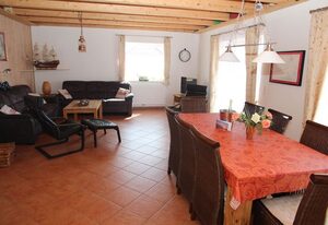 Olle Warft – 150qm Ferienhaus für 8 Personen + Hund mit Sauna, Kamin und großem Garten