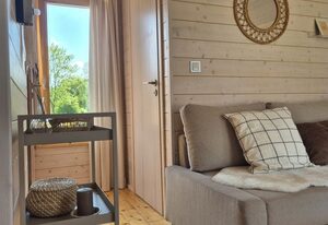 (402) Helles Tiny House im Grünen