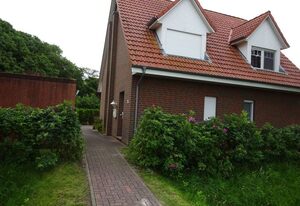 Komfortable Doppelhaushälfte und großem Garten