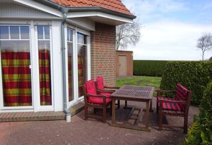 Komfortable Doppelhaushälfte und großem Garten