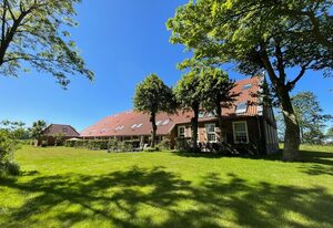 Gulfhof Dreybült – Foelke - barrierearme Ferienwohnung mit Hund in Neßmersiel, 82 m²/6 Pers., 3 km zum Strand