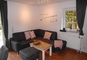Friesenhuske – Tolles Ferienhaus (85qm) für 5 Personen mit Garten in Norden