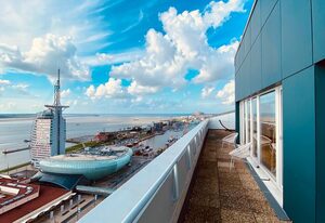 COAST HOUSE Sky Suite