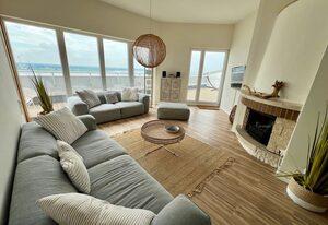 COAST HOUSE Sky Suite