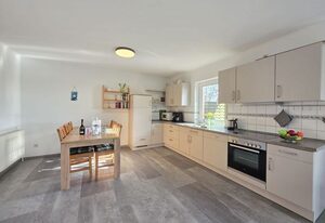 Komfortferienhaus Küstenruhe mit Sauna Norddeich – Komfortferienhaus Küstenruhe mit Sauna & eingezäuntem Garten nahe dem Sandstrand