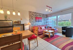 Ferienhaus Herkommer Norddeich – Modernes Ferienhaus in Norddeich mit Garten und Terrasse nahe Sandstrand
