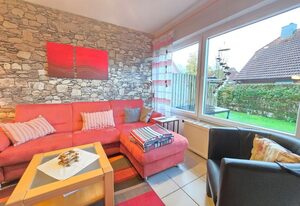 Ferienhaus Herkommer Norddeich – Modernes Ferienhaus in Norddeich mit Garten und Terrasse nahe Sandstrand