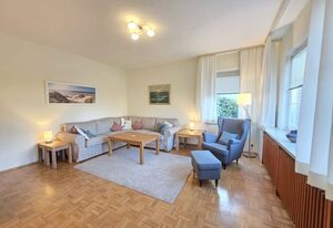 Ferienhaus Teddis Haus – Freistehendes Ferienhaus mit Wintergarten, Garten und moderner Ausstattung