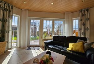 Ferienhaus Merlin Norddeich – Geräumiges Ferienhaus mit Garten, Terrasse und familienfreundlicher Ausstattung
