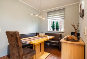 Haus Otter – Schönes Ferienhaus (100qm) für 6 Personen und Hund mit Kamin, Sauna und Garten