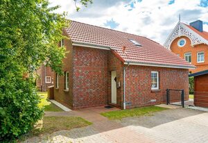 Haus Otter – Schönes Ferienhaus (100qm) für 6 Personen und Hund mit Kamin, Sauna und Garten