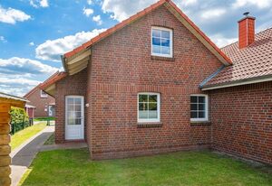 Nordstrand – Ferienhaus (100qm) für 6 Personen mit Kamin und Terrasse in Norden