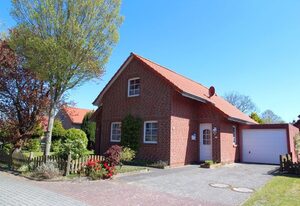 Freia en Uli – Freistehendes Ferienhaus in Norden mit Garten, Kaminofen & Terrasse