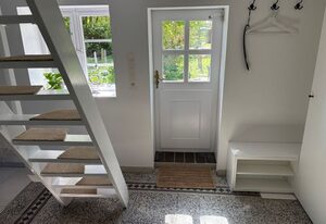 Historische Reetdachkate am Elbdeich