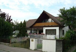 Privatzimmer Jenisch – Einzelzimmer mit Waschbecken und Etagenbad/WC