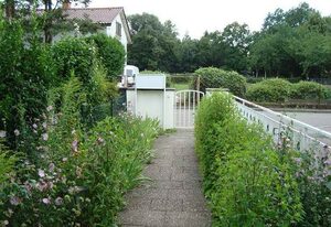 Privatzimmer Jenisch – Einzelzimmer mit Waschbecken und Etagenbad/WC