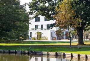Villa Godewindpark Travemünde – Strandnahes Familien-Apartment in direkter Parklage mit Sauna und Dachterrasse