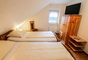 Familienhof Brüning - Doppelzimmer Hofblick