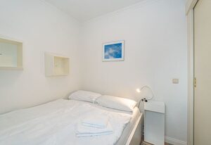 Eydum, App 17