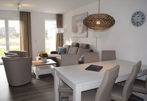 Haus Nr. 25, Ferienhaus Fischerhus – Modernes Ferienhaus, Kamin, Sauna, Süd-Terrasse, Loggia mit Meerblick, Haustiere