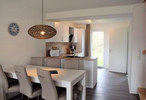 Haus Nr. 25, Ferienhaus Fischerhus – Modernes Ferienhaus, Kamin, Sauna, Süd-Terrasse, Loggia mit Meerblick, Haustiere