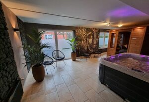 Tolles Ferienhaus für 18 Personen in Ostfriesland mit Kino, Bar, Sauna und Whirlpool