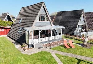 Nurdachhaus WATTPERLE – Nurdach-Ferienhaus WATTPERLE in Fedderwardersiel für bis zu 5 Personen und Hund.