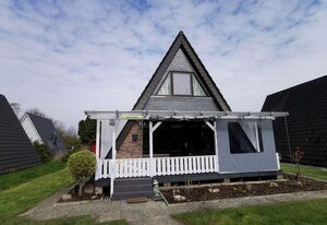 Nurdachhaus WATTPERLE – Nurdach-Ferienhaus WATTPERLE in Fedderwardersiel für bis zu 5 Personen und Hund.