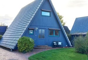 Nurdachhaus ASMUS HUUS – Gemütliches deichnahes Nurdachhaus im Ferienpark Fedderwardersiel.