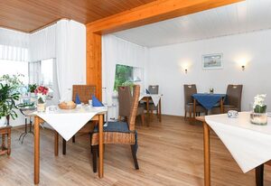 Doppelzimmer in der Hotel-Pension Marlies – Doppelzimmer mit Balkon oder Terrasse