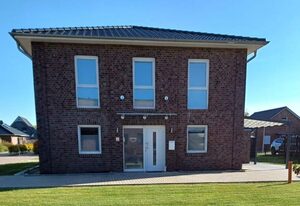 Ferienhaus JONA – Modernes Ferienhaus in Burhave. Zentral aber trotzdem ruhig gelegen. Hundefrei.