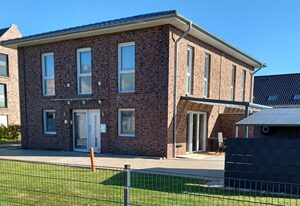 Ferienhaus JONA – Modernes Ferienhaus in Burhave. Zentral aber trotzdem ruhig gelegen. Hundefrei.