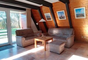 Nurdachhaus FUXBAU – Gemütliches Nurdach-Ferienhaus FUXBAU im Ferienpark Fedderwardersiel