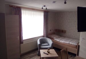Janßen, Siebelt – Einzelzimmer 3 - 11031